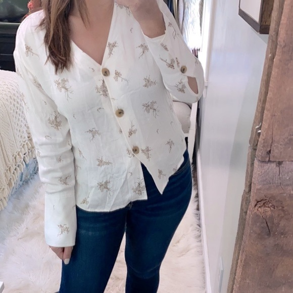 Something Navy button down Floral top size small - Picture 2 of 8